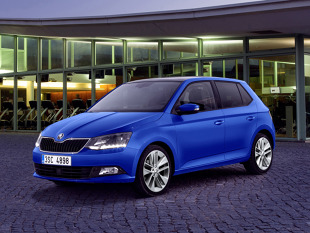 Skoda Fabia
Skoda Fabia to jeden z najpopularniejszych modeli segmentu B na naszym rynku. Auto powszechnie wykorzystywane nie tylko przez przysłowiowego Kowalskiego, ale także jako auto firmowe. Za jego wyborem przemawiała nie tylko cena, ale także prostota obsługi, dostępność części, czy w miarę niskie koszty eksploatacji.
Fot. Skoda