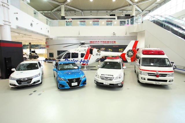Toyota, Lexus i Honda biorą udział w pilotażowym programie w Japonii, którego zadaniem jest automatyczne wezwanie pomocy, kiedy dochodzi do wypadku. Nowością w stosunku do tego rodzaju systemów działających w różnych częściach świata jest automatyczne szacowanie powagi wypadku oraz stanu kierowcy i pasażerów na podstawie złożonych danych z samochodu. Te informacje są wykorzystywane do podjęcia szybkiej decyzji, czy wysłać na miejsce naziemną karetkę, czy helikopter / Fot. materiały prasowe Toyota, Lexus i Honda biorą udział w pilotażowym programie w Japonii, którego zadaniem jest automatyczne wezwanie pomocy, kiedy dochodzi do wypadku. Nowością w stosunku do tego rodzaju systemów działających w różnych częściach świata jest automatyczne szacowanie powagi wypadku oraz stanu kierowcy i pasażerów na podstawie złożonych danych z samochodu. Te informacje są wykorzystywane do podjęcia szybkiej decyzji, czy wysłać na miejsce naziemną karetkę, czy helikopter / Fot. materiały prasowe