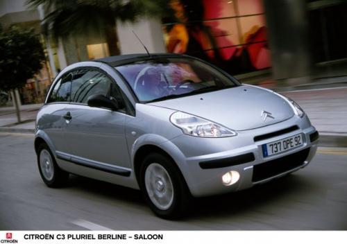Pluriel to odmiana Citroena C3, wykorzystująca tę sama płytę podłogową i wiele innych elementów. Za Pluriel to odmiana Citroena C3, wykorzystująca tę sama płytę podłogową i wiele innych elementów. Za