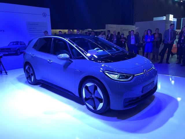 Volkswagen ID.3.
Prezentacja najnowszego, elektrycznego Volkswagena ID.3 w Polsce przypadła na wydarzenie odbywające się w Katowicach - Impact Mobility rEVolution 2019. - To wyjątkowe auto, z którym wiążemy olbrzymie nadzieje - mówi Hubert Niedzielski, PR Manager marki.
Fot. Polska Press Volkswagen ID.3.
Prezentacja najnowszego, elektrycznego Volkswagena ID.3 w Polsce przypadła na wydarzenie odbywające się w Katowicach - Impact Mobility rEVolution 2019. - To wyjątkowe auto, z którym wiążemy olbrzymie nadzieje - mówi Hubert Niedzielski, PR Manager marki.
Fot. Polska Press