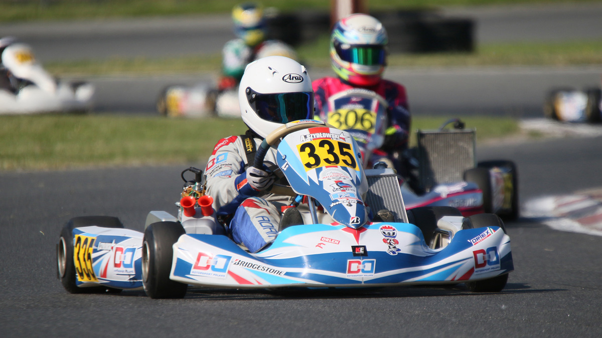 Druga runda kartingowej serii Rok Cup Poland odbyła się na torze w Bydgoszczy, gdzie w pięciu kategoriach rozegrano wiele interesujących pojedynków.
For. Rok Cup Poland Druga runda kartingowej serii Rok Cup Poland odbyła się na torze w Bydgoszczy, gdzie w pięciu kategoriach rozegrano wiele interesujących pojedynków.
For. Rok Cup Poland
