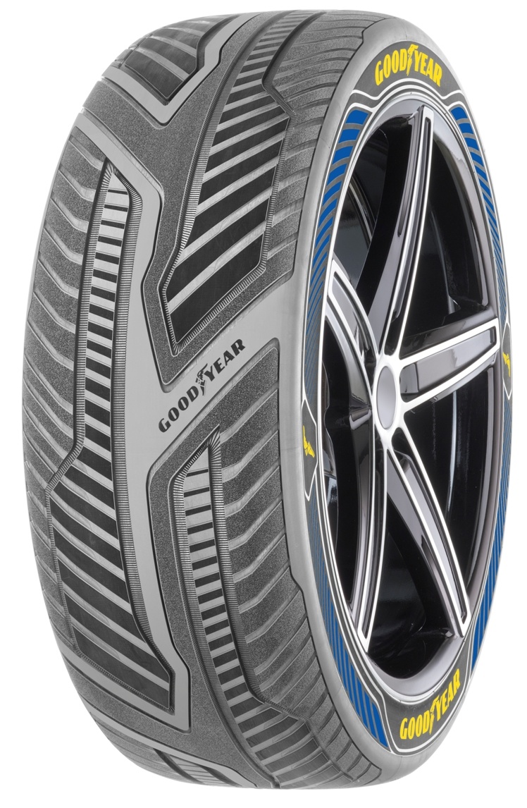 Opona koncepcyjna Goodyear IntelliGrip
„Stale zmniejszający się udział kierowców w prowadzeniu pojazdów sprawi, że rola opon będzie się zwiększała, ponieważ to one łączą pojazd z drogą” – powiedział Joseph Zekoski, wiceprezes i dyrektor ds. technicznych Goodyear.
Fot. Goodyear Opona koncepcyjna Goodyear IntelliGrip
„Stale zmniejszający się udział kierowców w prowadzeniu pojazdów sprawi, że rola opon będzie się zwiększała, ponieważ to one łączą pojazd z drogą” – powiedział Joseph Zekoski, wiceprezes i dyrektor ds. technicznych Goodyear.
Fot. Goodyear