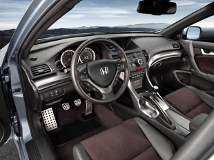 Używana Honda Accord VIII (2008 – 2015). Zalety, wady i typowe usterki

Accord ósmej generacji to samochód duży i wygodny, a do tego mało awaryjny. Ale ofert sprzedaży „średniaka” Hondy jest mało, a jego ceny wygórowane.

fot. Honda