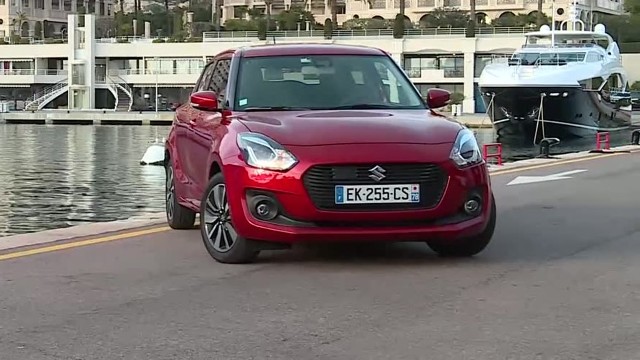 Suzuki Swift
Małe Suzuki Swift piątej generacji w wersji hybrydowej nie przeszło rewolucji, jeśli chodzi o wygląd. To bardziej ewolucja, a znacznie więcej zmian zostało ukrytych pod karoserią. Mowa tu między innymi o obniżonej masie i zupełnie nowych silnikach.
Fot. TVN Turbo/x-news Suzuki Swift
Małe Suzuki Swift piątej generacji w wersji hybrydowej nie przeszło rewolucji, jeśli chodzi o wygląd. To bardziej ewolucja, a znacznie więcej zmian zostało ukrytych pod karoserią. Mowa tu między innymi o obniżonej masie i zupełnie nowych silnikach.
Fot. TVN Turbo/x-news