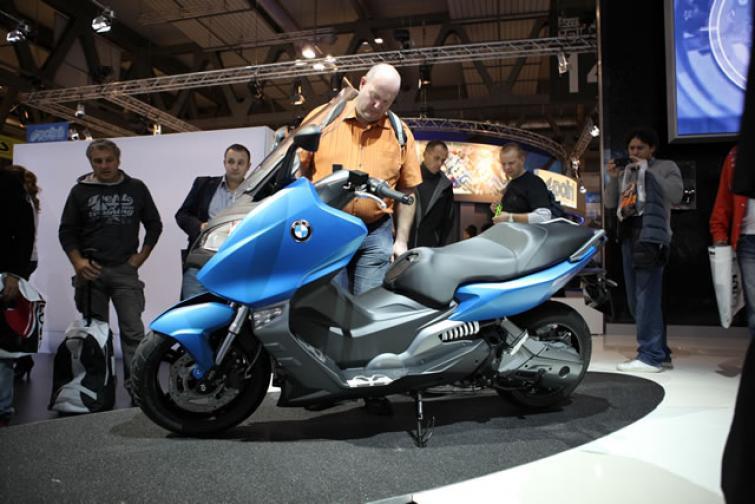 BMW C600 Sport i C650 GT - premiera maksi skuterów na EICMA 2011 BMW C600 Sport i C650 GT - premiera maksi skuterów na EICMA 2011