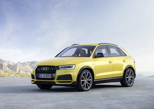 Audi Q3
Paleta lakierów odmłodzonego Audi Q3 uległa zmianie. Dotychczasowy kolor Tundra Brown metalic zastąpiony został przez metaliczny Camouflage Green Odmłodzone Audi Q3 zamawiać będzie można już jesienią. Dostawy rozpoczną się pod koniec roku.
Fot. Audi Audi Q3
Paleta lakierów odmłodzonego Audi Q3 uległa zmianie. Dotychczasowy kolor Tundra Brown metalic zastąpiony został przez metaliczny Camouflage Green Odmłodzone Audi Q3 zamawiać będzie można już jesienią. Dostawy rozpoczną się pod koniec roku.
Fot. Audi