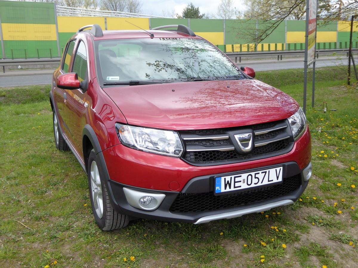 Dacia Sandero Stepway
Najmniejsza z Dacii jest jednocześnie jednym z najtańszych na naszym rynku samochodów osobowych. W podstawowej wersji za ten 5-miejscowy, 5-drzwiowy model reprezentujący segment B, zapłacimy 29 900 zł.
Fot. Marek Perczak Dacia Sandero Stepway
Najmniejsza z Dacii jest jednocześnie jednym z najtańszych na naszym rynku samochodów osobowych. W podstawowej wersji za ten 5-miejscowy, 5-drzwiowy model reprezentujący segment B, zapłacimy 29 900 zł.
Fot. Marek Perczak