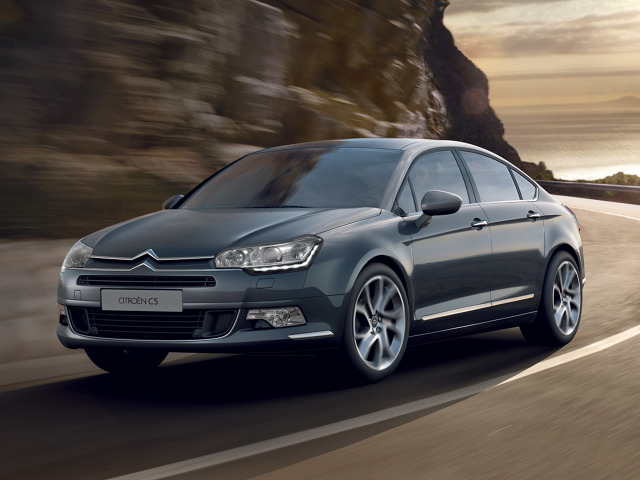 Citroen C5
1 czerwca 2017 roku to ważna data dla Citroena C5. Wtedy z taśmy zjechał ostatni egzemplarz auta, gdyż producent zdecydował pożegnać się z modelem.
Fot. Citroen Citroen C5
1 czerwca 2017 roku to ważna data dla Citroena C5. Wtedy z taśmy zjechał ostatni egzemplarz auta, gdyż producent zdecydował pożegnać się z modelem.
Fot. Citroen