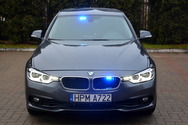 Pierwsza partia nieoznakowanych radiowozów BMW 330i xDrive wyjechała na ulice.
Fot. Policja.pl Pierwsza partia nieoznakowanych radiowozów BMW 330i xDrive wyjechała na ulice.
Fot. Policja.pl