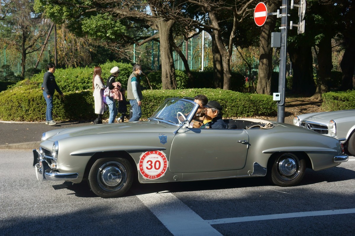 Zabytkowe samochody mają swój nieodparty urok, o czym już po raz kolejny mogli się przekonać goście tegorocznego Classic Car Festival zorganizowanego przez Toyota Automobile Museum. W imprezie wzięły udział najpiękniejsze klasyki niemal wszystkich marek, zarówno te ze zbiorów Muzeum Toyoty, jak i należące do osób prywatnych / Fot. Toyota Zabytkowe samochody mają swój nieodparty urok, o czym już po raz kolejny mogli się przekonać goście tegorocznego Classic Car Festival zorganizowanego przez Toyota Automobile Museum. W imprezie wzięły udział najpiękniejsze klasyki niemal wszystkich marek, zarówno te ze zbiorów Muzeum Toyoty, jak i należące do osób prywatnych / Fot. Toyota