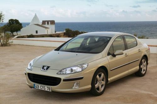 Fot. Peugeot: Peugeot 407 ma klasyczne nadwozie sedan z charakterystycznym wlotem powietrza. Fot. Peugeot: Peugeot 407 ma klasyczne nadwozie sedan z charakterystycznym wlotem powietrza.