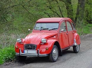 Citroen 2CV / Fot. Michael Tettinger, Solingen, licencja Creative Commons 3.0 