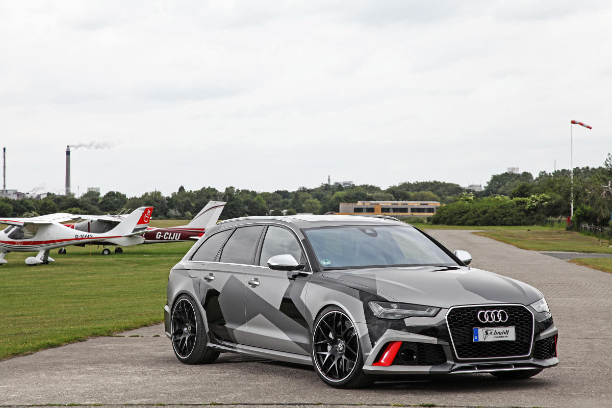 Audi RS6 / Fot. Jordi Miranda
Karoserię Audi RS6 pokryto folią układającą się w motyw kamuflażu. Czerwone wstawki w przednim i tylnym zderzaku budzą skojarzenia z wojskowymi myśliwcami.
Są jak najbardziej na miejscu. Silnik 4.0 V8, który w fabrycznym wydaniu rozwiał 560 KM udało się podrasować do 680 KM. Wystarczyło jedynie przestroić komputer sterujący motorem. Audi RS6 / Fot. Jordi Miranda
Karoserię Audi RS6 pokryto folią układającą się w motyw kamuflażu. Czerwone wstawki w przednim i tylnym zderzaku budzą skojarzenia z wojskowymi myśliwcami.
Są jak najbardziej na miejscu. Silnik 4.0 V8, który w fabrycznym wydaniu rozwiał 560 KM udało się podrasować do 680 KM. Wystarczyło jedynie przestroić komputer sterujący motorem.