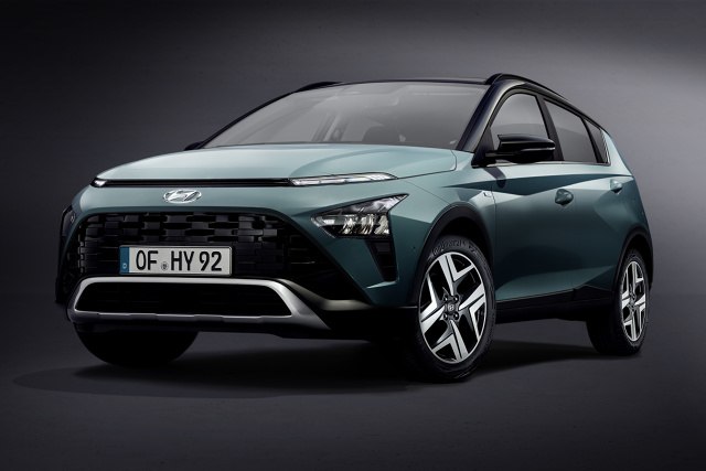 Hyundai Bayon
Hyundai zaprezentował model BAYON, całkowicie nowego SUV-a segmentu B, zaprojektowanego specjalnie dla Europy. BAYON będzie najnowszym i najmniejszym członkiem powiększającej się rodziny SUV-ów Hyundai.
Fot. Hyundai Hyundai Bayon
Hyundai zaprezentował model BAYON, całkowicie nowego SUV-a segmentu B, zaprojektowanego specjalnie dla Europy. BAYON będzie najnowszym i najmniejszym członkiem powiększającej się rodziny SUV-ów Hyundai.
Fot. Hyundai