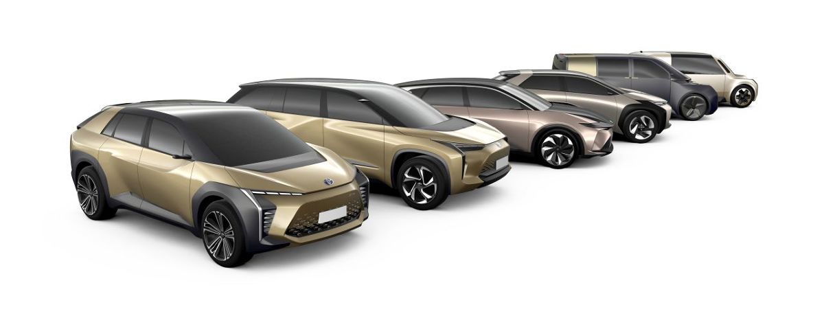 Toyota pokazała 6 modeli koncepcyjnych, których produkcyjne wersje niedługo pojawią się w salonach marki. Japoński marka zapowiada wprowadzenie zelektryfikowanych napędów do wszystkich swoich modeli już od kilku lat.
Fot. Toyota Toyota pokazała 6 modeli koncepcyjnych, których produkcyjne wersje niedługo pojawią się w salonach marki. Japoński marka zapowiada wprowadzenie zelektryfikowanych napędów do wszystkich swoich modeli już od kilku lat.
Fot. Toyota