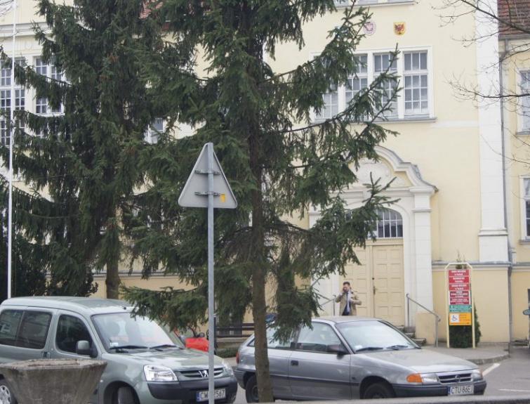 Burmistrz Tucholi: rozjeżdżają miasto! Burmistrz Tucholi: rozjeżdżają miasto!