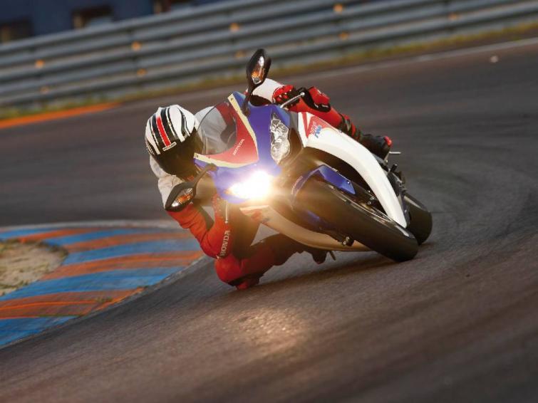 Nowy motocykl sportowy Hondy? Nowy motocykl sportowy Hondy?