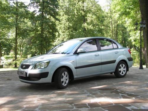 Fot. M.Pobocha: Kia Rio sedan to jeden z najtańszych na naszym rynku samochodów z tego rodzaju nadwoziem. Można kupić ją za 39 990 zł. Fot. M.Pobocha: Kia Rio sedan to jeden z najtańszych na naszym rynku samochodów z tego rodzaju nadwoziem. Można kupić ją za 39 990 zł.