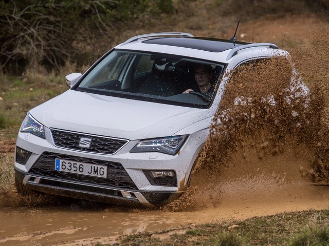 Seat Ateca
SUV-a wyposażono w m.in. system awaryjnego hamowania Front Assist z możliwością rozpoznawania pieszych, testowany od niedawna przez Euro NCAP. Jury wzięło pod uwagę również system monitorowania pasa ruchu, także dostępny w modelu Ateca.
Fot. Seat Seat Ateca
SUV-a wyposażono w m.in. system awaryjnego hamowania Front Assist z możliwością rozpoznawania pieszych, testowany od niedawna przez Euro NCAP. Jury wzięło pod uwagę również system monitorowania pasa ruchu, także dostępny w modelu Ateca.
Fot. Seat