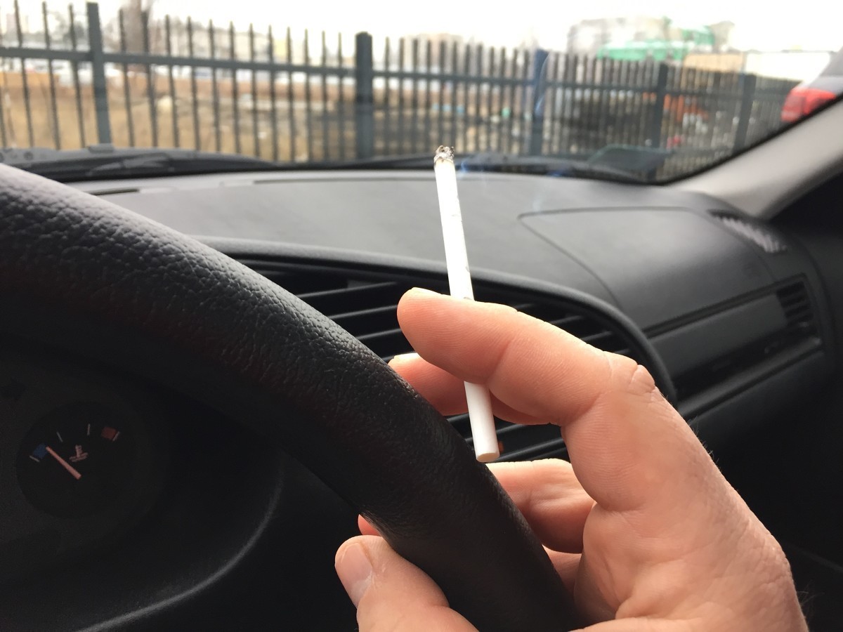 Palenie papierosów w samochodzie. Zmienią się przepisy?