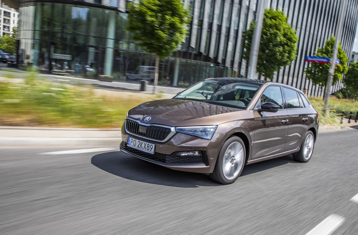Skoda Scala
Nabywca kupując samochód kieruje się różnymi kryteriami wyboru. Jeśli w grę wchodzi auto rodzinne pod uwagę bierze się jego przestronność i funkcjonalność, ale przede wszystkim poziom bezpieczeństwa.
Fot. Skoda Skoda Scala
Nabywca kupując samochód kieruje się różnymi kryteriami wyboru. Jeśli w grę wchodzi auto rodzinne pod uwagę bierze się jego przestronność i funkcjonalność, ale przede wszystkim poziom bezpieczeństwa.
Fot. Skoda