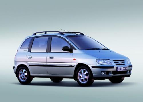 Fot. Hyundai: Hyundai Matrix to praktyczny samochód miejsko-uniwersalny mogący przewieźć 5 osób. Fot. Hyundai: Hyundai Matrix to praktyczny samochód miejsko-uniwersalny mogący przewieźć 5 osób.