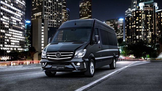 Brabus Conference Lounge
Auto zostało wyposażone w stół konferencyjny. Do dyspozycji jest m.in. lodówka, dwa telewizory, sześć portów USB przeznaczonych do ładowania urządzeń mobilnych i łączność LTE. Każdy z pasażerów posiada fotel z pełnym zakresem regulacji.
Fot. Brabus Brabus Conference Lounge
Auto zostało wyposażone w stół konferencyjny. Do dyspozycji jest m.in. lodówka, dwa telewizory, sześć portów USB przeznaczonych do ładowania urządzeń mobilnych i łączność LTE. Każdy z pasażerów posiada fotel z pełnym zakresem regulacji.
Fot. Brabus