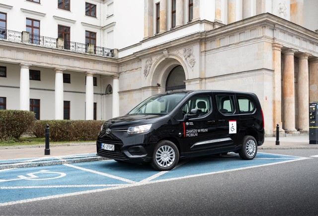 Toyota Proace City Mobility
Proace City Mobility to kolejna po zabudowie dla modelu Proace oferta Toyoty na samochód przystosowany do przewozu osób na wózkach inwalidzkich. Nowa zabudowa wykorzystuje zalety modelu PROACE CITY Verso, takie jak niski próg załadunku. Zabudowa została opracowana we współpracy z firmą Carpol.
Fot. Toyota Toyota Proace City Mobility
Proace City Mobility to kolejna po zabudowie dla modelu Proace oferta Toyoty na samochód przystosowany do przewozu osób na wózkach inwalidzkich. Nowa zabudowa wykorzystuje zalety modelu PROACE CITY Verso, takie jak niski próg załadunku. Zabudowa została opracowana we współpracy z firmą Carpol.
Fot. Toyota