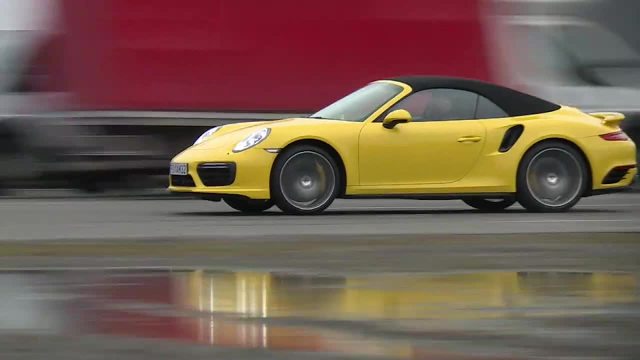 Porsche 911 turbo S
Kabriolet jest cięższy od wersji coupe o 70 kg - w sumie waży 1670 kg.
Fot. TVN Turbo / x-news Porsche 911 turbo S
Kabriolet jest cięższy od wersji coupe o 70 kg - w sumie waży 1670 kg.
Fot. TVN Turbo / x-news