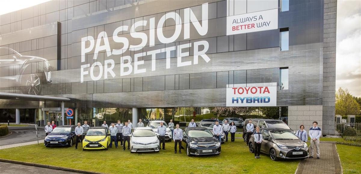 14 kwietnia z taśmy produkcyjnej zjechała 10-milionowa europejska Toyota. Była to Corolla, światowy bestseller i najpopularniejszy model wszechczasów. Kompaktowy sedan jest produkowany w fabryce Toyota Caetano Portugal w mieście Ovar, działającej od 1971 roku. Obecnie powstaje w niej także Land Cruiser 70 eksportowany do Afryki Południowej / Fot. Toyota 14 kwietnia z taśmy produkcyjnej zjechała 10-milionowa europejska Toyota. Była to Corolla, światowy bestseller i najpopularniejszy model wszechczasów. Kompaktowy sedan jest produkowany w fabryce Toyota Caetano Portugal w mieście Ovar, działającej od 1971 roku. Obecnie powstaje w niej także Land Cruiser 70 eksportowany do Afryki Południowej / Fot. Toyota
