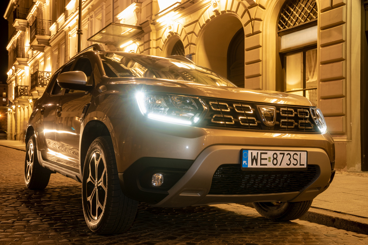W dostępnym już cenniku Dacii Duster na rok modelowy 2020 najtańszy model przebił magiczną granicę 40 tysięcy złotych.
Fot. Mike Mareen W dostępnym już cenniku Dacii Duster na rok modelowy 2020 najtańszy model przebił magiczną granicę 40 tysięcy złotych.
Fot. Mike Mareen