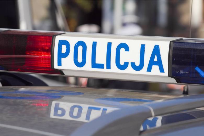 Dziesięć lat pozbawienia wolności grozi dwóm mężczyznom w wieku 39 i 49 lat, którzy wspólnie i w porozumieniu włamali się do Forda na terenie jednej z pakoskich firm. Stamtąd ukradli kable, które potem wypalali, by uzyskać złom.
Fot. Dariusz Gdesz Dziesięć lat pozbawienia wolności grozi dwóm mężczyznom w wieku 39 i 49 lat, którzy wspólnie i w porozumieniu włamali się do Forda na terenie jednej z pakoskich firm. Stamtąd ukradli kable, które potem wypalali, by uzyskać złom.
Fot. Dariusz Gdesz