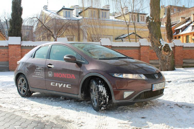Testujemy: Honda Civic VIII - nadciąga UFO Testujemy: Honda Civic VIII - nadciąga UFO