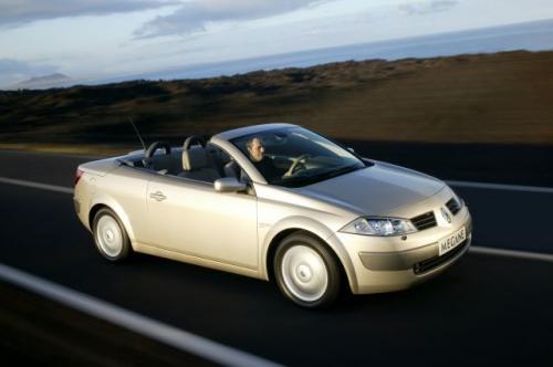 Fot. Renault: Renault Megane Coupe-Cabriolet ma szklany, składany dach, czym wyróżnia spośród innych aut tego typu. Fot. Renault: Renault Megane Coupe-Cabriolet ma szklany, składany dach, czym wyróżnia spośród innych aut tego typu.