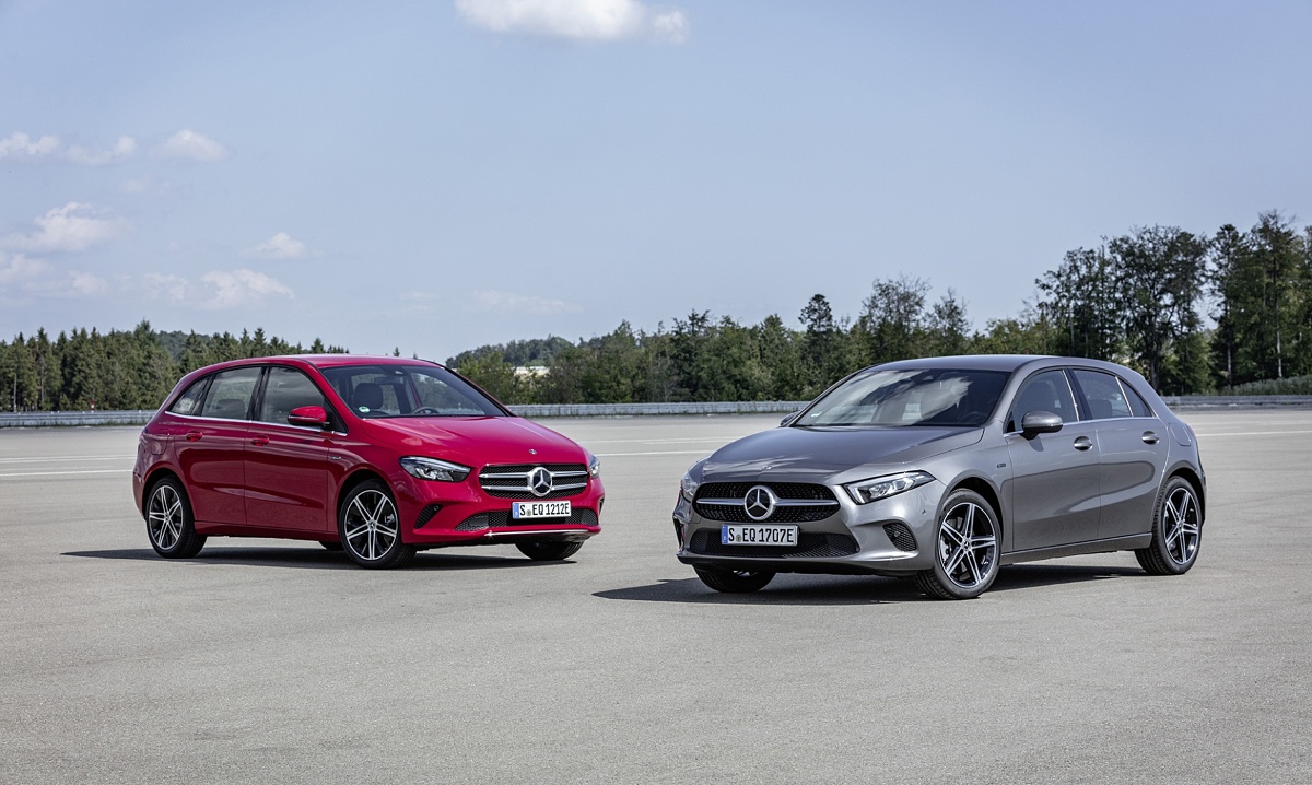 Z prawej - Mercedes A EQ Power, z lewej - Mercedes B EQ Power. Fot. Mercedes-Benz Z prawej - Mercedes A EQ Power, z lewej - Mercedes B EQ Power. Fot. Mercedes-Benz