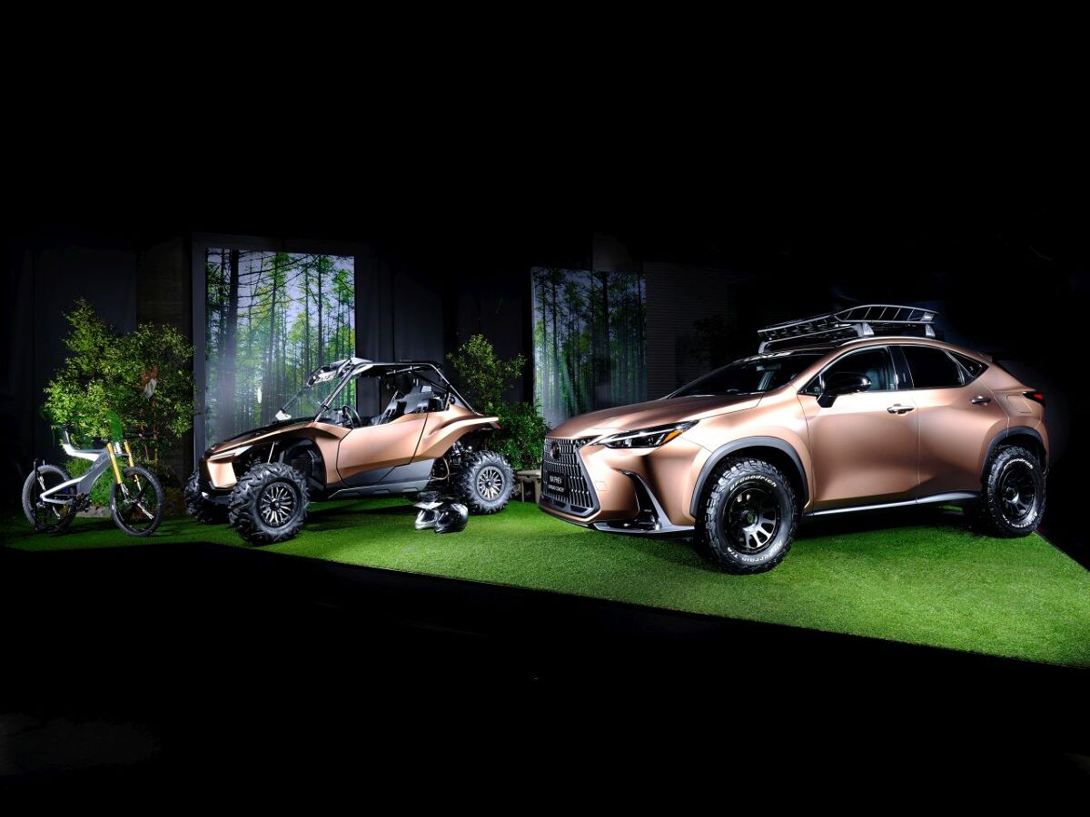 Lexus zaprezentował na Tokyo Auto Salon 2022 dwa prototypowe niskoemisyjne auta do jazdy z dala od autostrad: NX PHEV OFFROAD Concept oraz ROV Concept.

Fot. Lexus 