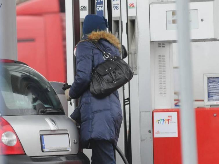 Kierowcy mają dość! Paliwo dobija już do 6 zł! Kierowcy mają dość! Paliwo dobija już do 6 zł!