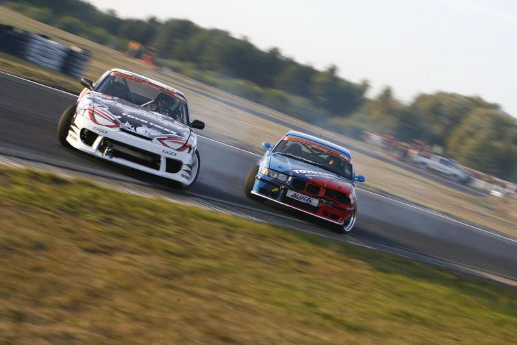Driftingowe Mistrzostwa Polski - transmisja na żywo z II rundy (video) Driftingowe Mistrzostwa Polski - transmisja na żywo z II rundy (video)