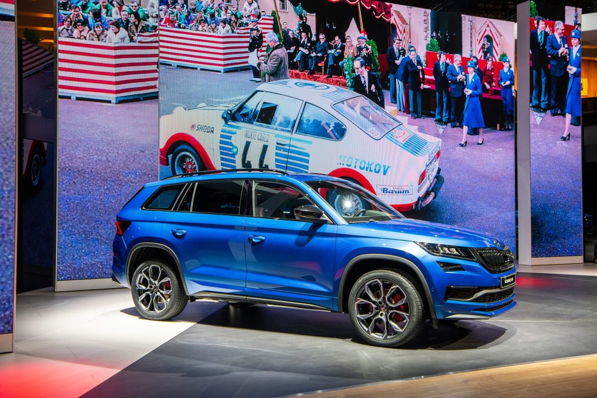Skoda Kodiaq RS
Czterocylindrowy silnik 2.0 BiTDI dostarcza 239 KM. Zastosowanie po raz pierwszy w historii Skody technologii biturbo zapewnia maksymalny moment obrotowy 500 Nm. To najsilniejszy silnik Diesla w ofercie Skody który dostępny jest wyłącznie w tym modelu. Samochód wyposażono w napęd 4x4.
Fot. Skoda Skoda Kodiaq RS
Czterocylindrowy silnik 2.0 BiTDI dostarcza 239 KM. Zastosowanie po raz pierwszy w historii Skody technologii biturbo zapewnia maksymalny moment obrotowy 500 Nm. To najsilniejszy silnik Diesla w ofercie Skody który dostępny jest wyłącznie w tym modelu. Samochód wyposażono w napęd 4x4.
Fot. Skoda