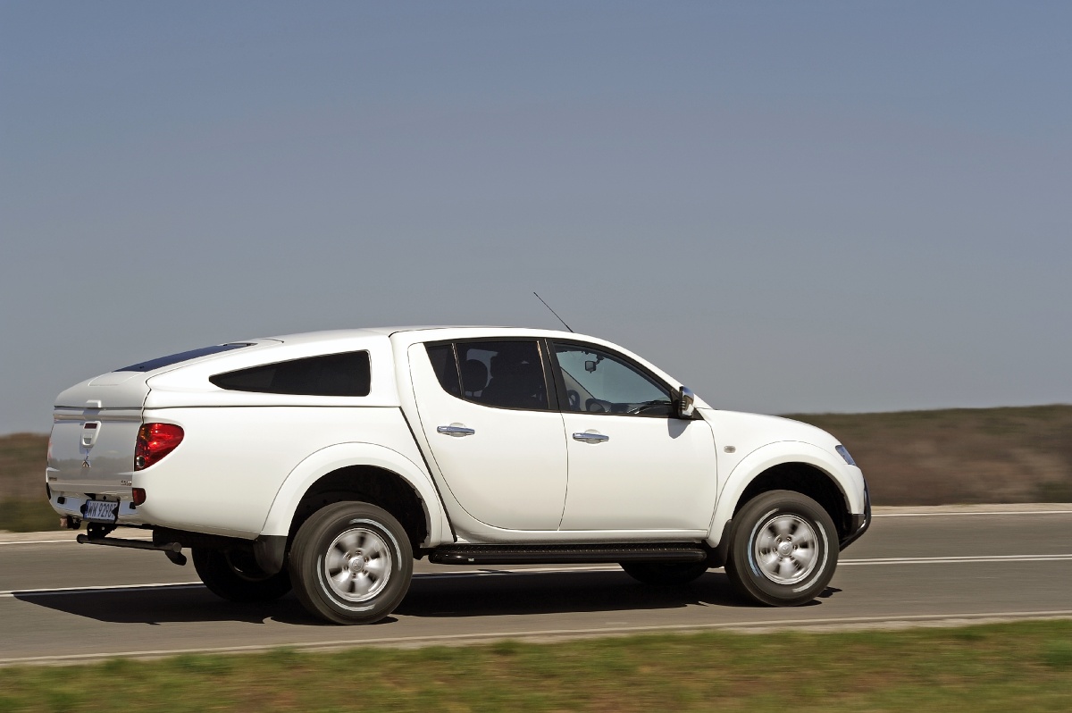 Mitsubishi L200 Storm w salonach - Mitsubishi L200 STORM, Fot ...