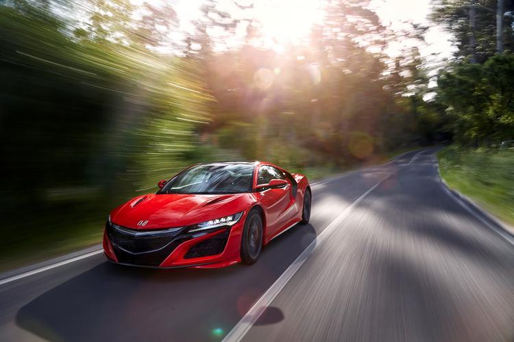 Honda NSX
Honda NSX kosztuje około 130 000 funtów (w Wielkiej Brytanii) i 180 000 euro (w Niemczech),
Fot. Honda Honda NSX
Honda NSX kosztuje około 130 000 funtów (w Wielkiej Brytanii) i 180 000 euro (w Niemczech),
Fot. Honda