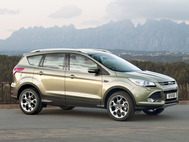 SUV-y segmentu C to jedne z najbardziej pożądanych i rozchwytywanych samochodów na rynku. Jednym z ważnych graczy w tej kategorii jest Ford Kuga. W Motofaktach sprawdzamy, czy warto zainteresować się jego drugą generacją, produkowaną w latach 2013-2019.
Fot. Ford SUV-y segmentu C to jedne z najbardziej pożądanych i rozchwytywanych samochodów na rynku. Jednym z ważnych graczy w tej kategorii jest Ford Kuga. W Motofaktach sprawdzamy, czy warto zainteresować się jego drugą generacją, produkowaną w latach 2013-2019.
Fot. Ford