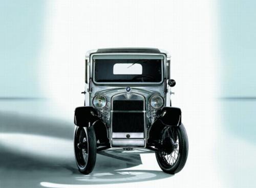 BMW 3/15 z 1928 r. zwany też Dixi to pierwszy model tego producenta. Ponieważ był autem licencyjnym, nie miał jeszcze charakterystycznych dla tej marki cech stylistycznych.