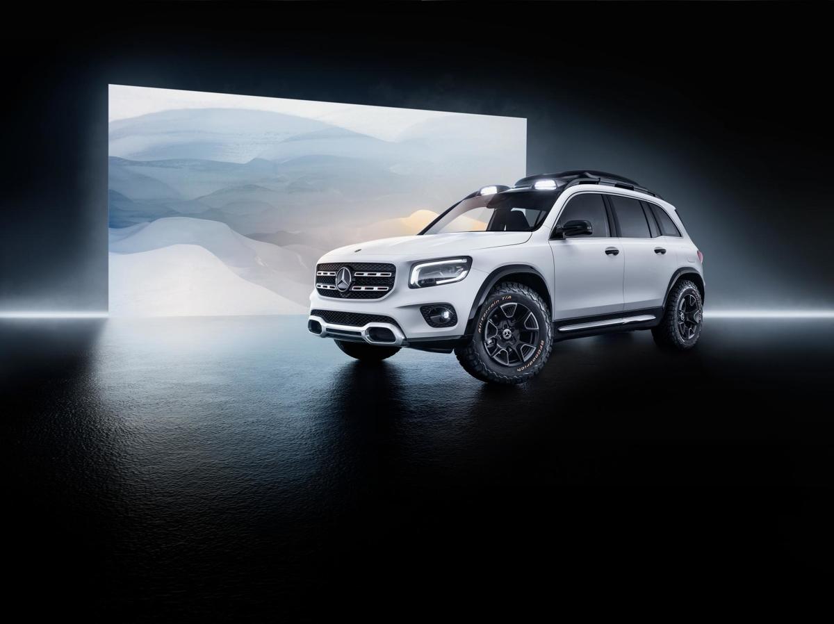 Mercedes GLB
Koncept posiada pod maską 2-litrowy motor o mocy 224 KM znany z nowej Klasy A. Jednostka współpracuje z 8 stopniową dwusprzęgłową przekładnią 8G-DCT i stałym napędem na 4 koła 4Matic.
Fot. Mercedes-Benz
Mercedes GLB
Koncept posiada pod maską 2-litrowy motor o mocy 224 KM znany z nowej Klasy A. Jednostka współpracuje z 8 stopniową dwusprzęgłową przekładnią 8G-DCT i stałym napędem na 4 koła 4Matic.
Fot. Mercedes-Benz