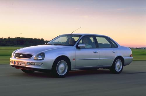 Fot. Ford: Ford Scorpio drugiej generacji miał, jak na swoje czasy, dość awangardową linię nawiązującą wyglądem do samochodów amerykańskich. Fot. Ford: Ford Scorpio drugiej generacji miał, jak na swoje czasy, dość awangardową linię nawiązującą wyglądem do samochodów amerykańskich.