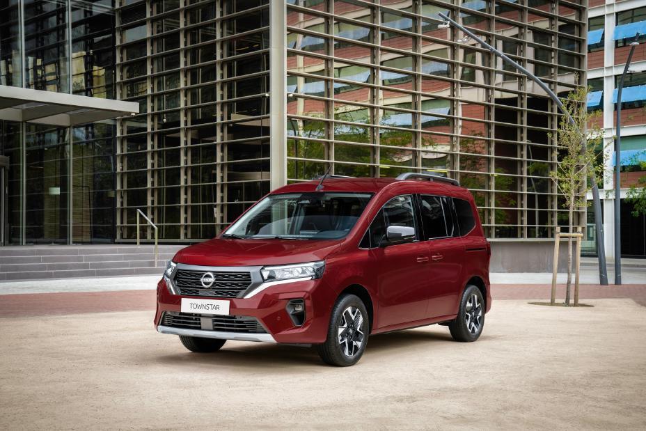 Nissan Townstar
Samochód ten, jako pierwszy model marki w Europie, zostanie oznakowany nowym logo Nissana. Powstał na płycie podłogowej CMF-CD.
Fot. Nissan Nissan Townstar
Samochód ten, jako pierwszy model marki w Europie, zostanie oznakowany nowym logo Nissana. Powstał na płycie podłogowej CMF-CD.
Fot. Nissan