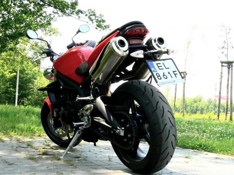 Testujemy: Triumph Street Triple - po trzykroć zabawa Testujemy: Triumph Street Triple - po trzykroć zabawa