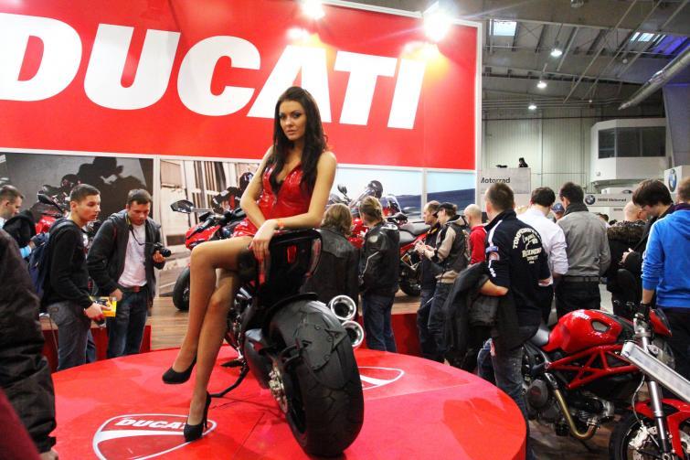 Nowości motocyklowe i piękne kobiety - zobacz zdjęcia Nowości motocyklowe i piękne kobiety - zobacz zdjęcia