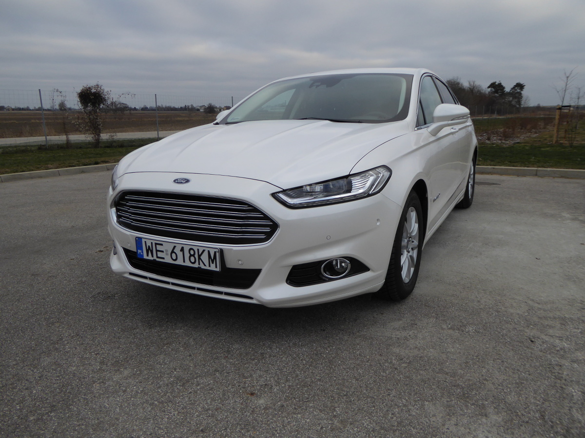 Ford Mondeo Hybrid. Co dwa napędy, to nie jeden