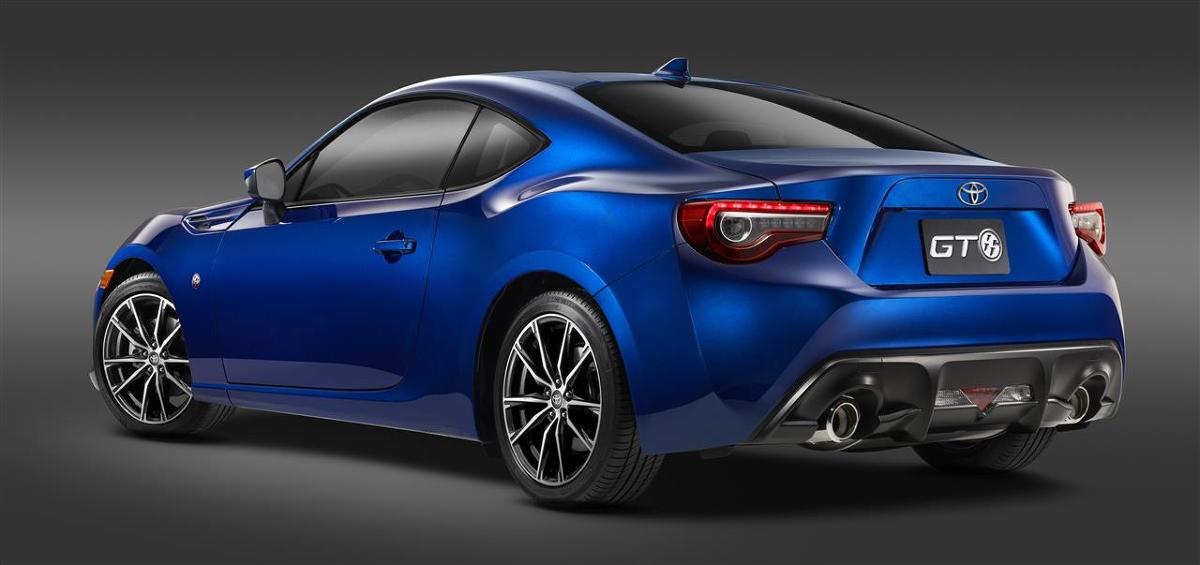 Toyota GT86
Pod maską nowego GT86 S miałby znaleźć się silnik V6, który według szacunków portalu mógłby dostarczyć co najmniej 300 KM mocy. Toyota nie potwierdziła na razie tych doniesień.
Fot. Toyoat Toyota GT86
Pod maską nowego GT86 S miałby znaleźć się silnik V6, który według szacunków portalu mógłby dostarczyć co najmniej 300 KM mocy. Toyota nie potwierdziła na razie tych doniesień.
Fot. Toyoat
